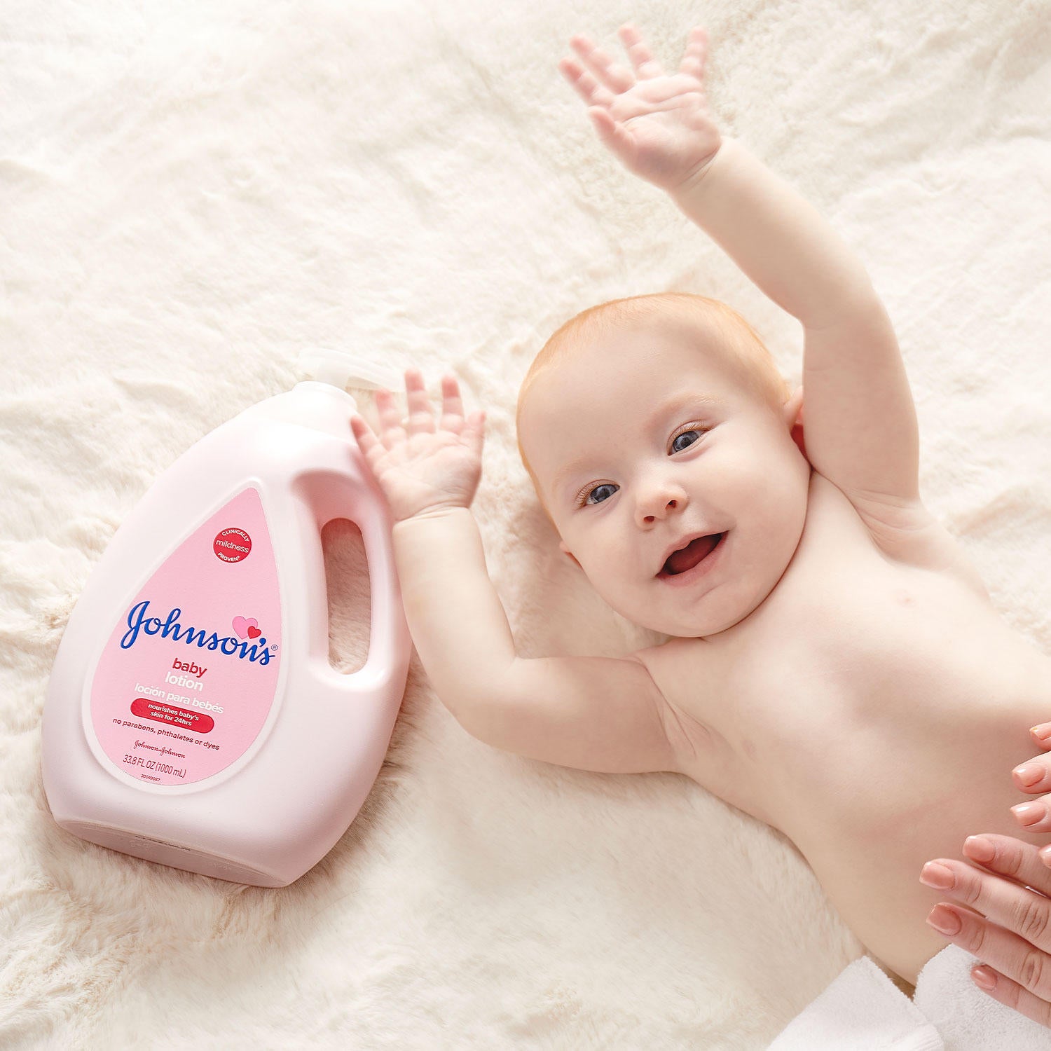 Johnson's Moisturizing Pink Baby Lotion with Coconut Oil (33.8 fl. oz.)