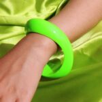 🌈✨ Colorful Fluorescent Acrylic Bangle Bracelet Set – 5 Piece Collection