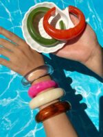 💖🤍 2-Piece Open C Resin Bangle Set – Hot Pink & Clear Statement Bracelets