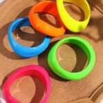 🌈✨ Colorful Fluorescent Acrylic Bangle Bracelet Set – 5 Piece Collection