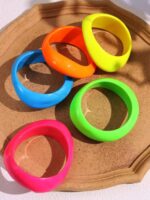 🌈✨ Colorful Fluorescent Acrylic Bangle Bracelet Set – 5 Piece Collection