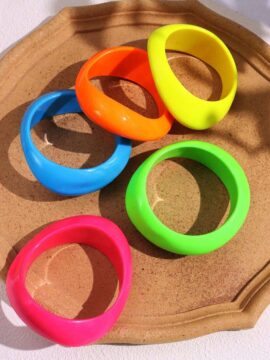 🌈✨ Colorful Fluorescent Acrylic Bangle Bracelet Set – 5 Piece Collection