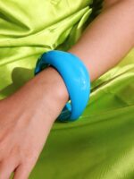 🌈✨ Colorful Fluorescent Acrylic Bangle Bracelet Set – 5 Piece Collection